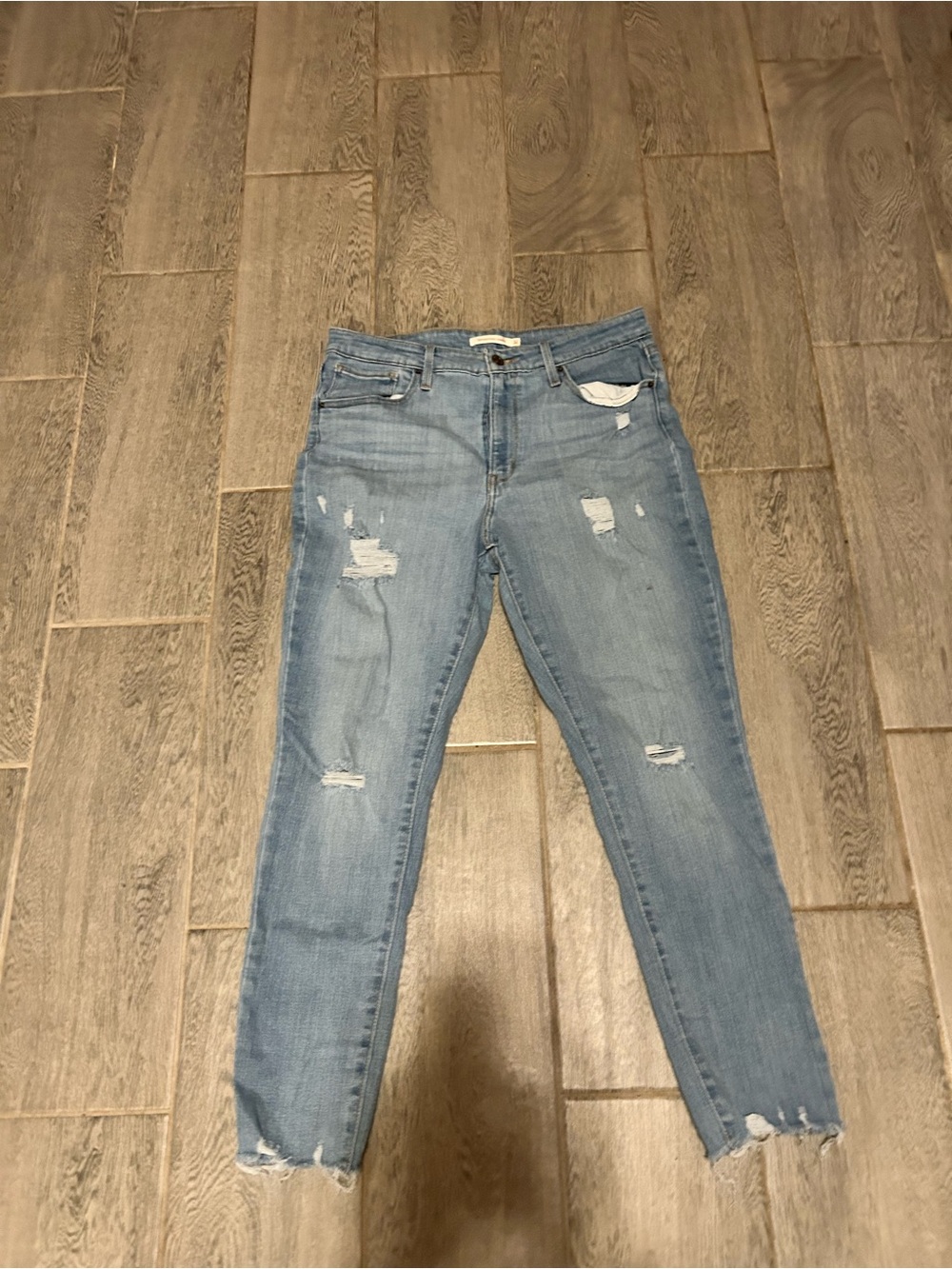 Levi’s 721 high rise skinny Light Blue Distressed Women's Jeans- size 32 (14)